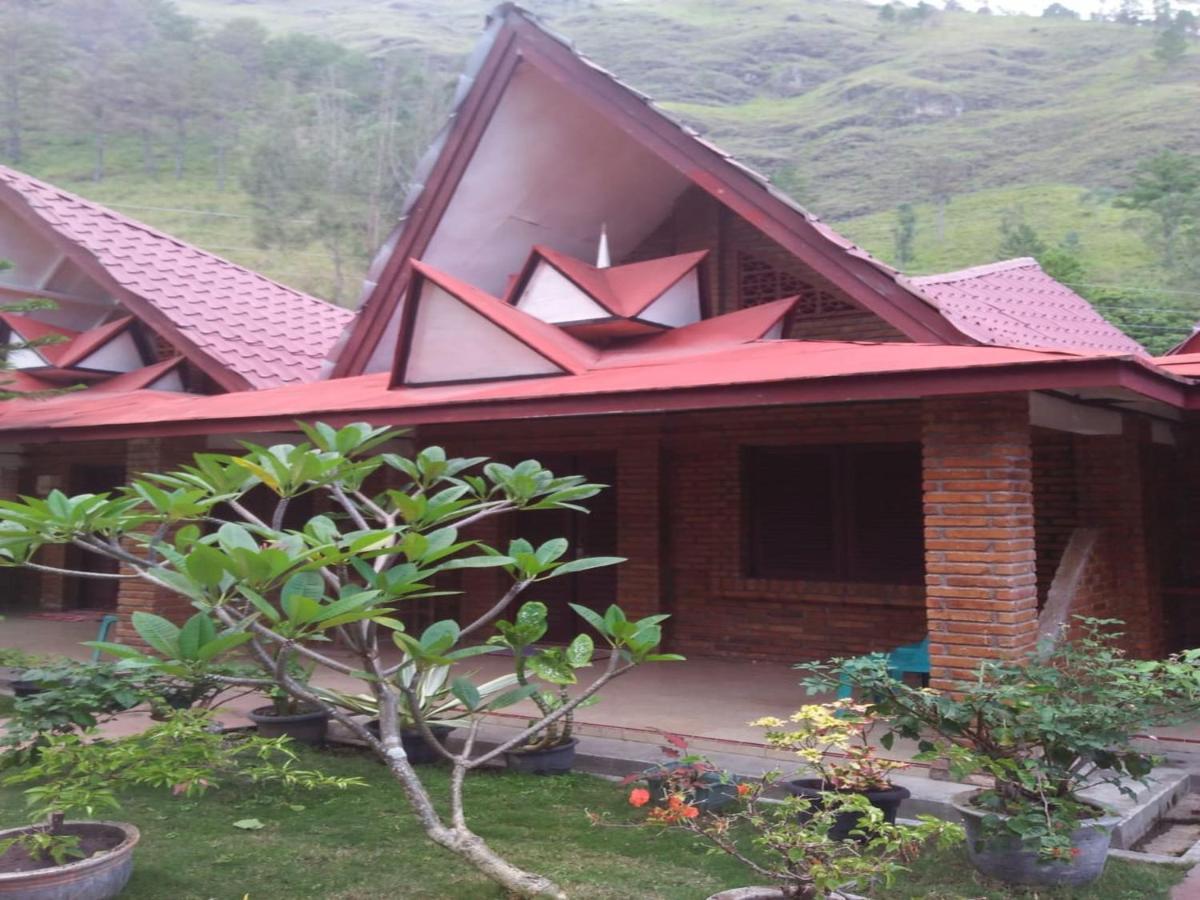 Roman Sinasi Hotel Tongging Bagian luar foto